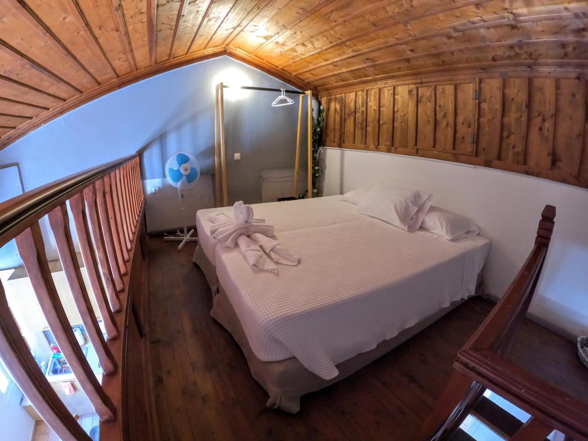 Cozy Apartments In Symi Center Eksteriør billede