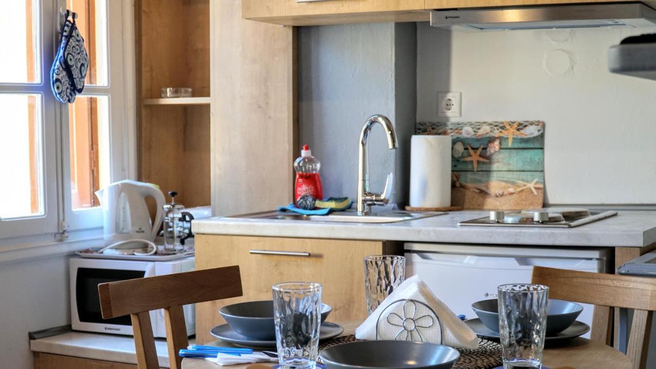 Cozy Apartments In Symi Center Eksteriør billede